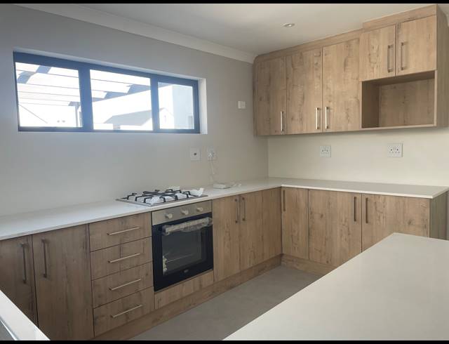 2 BEDROOM HOUSE FOR SALE IN LAGUNA